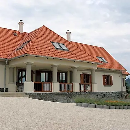 Tolnay Vendeghaz Bed and Breakfast Gyulakeszi