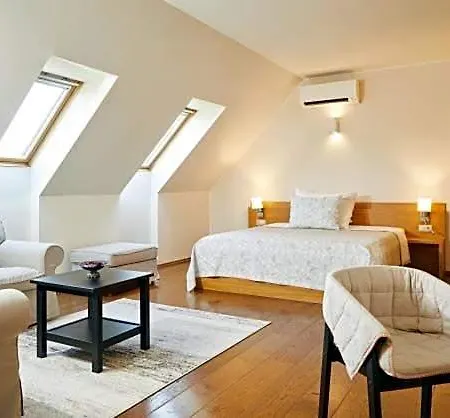 Tolnay Vendeghaz Bed and Breakfast 4*